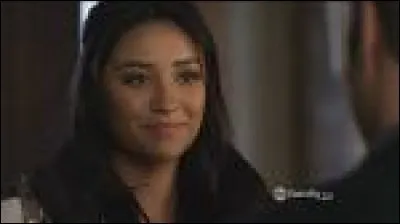 Comment s'appelle Emily Fields ?