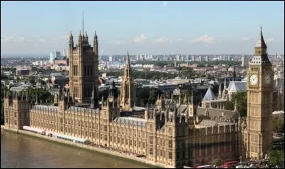 Le palais de Westminster et Big Ben se trouvent...