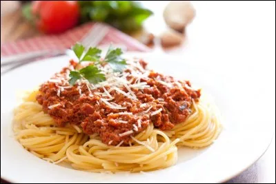 Comment appelle-t-on les pâtes bolognaises en Italie ?