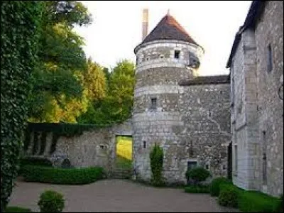 Nous partons maintenant dans le Centre-Val-de-Loire visiter le château de Matval, à Bonneveau. Commune de l'arrondissement de Vendôme, elle se situe dans le département ...