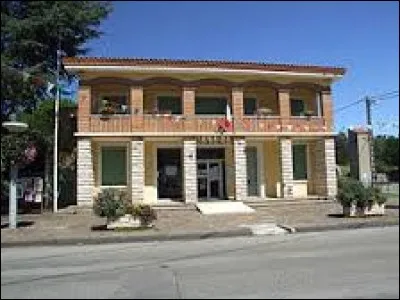 Nous reprenons la route, qui nous conduit en Occitanie, à Molières-sur-Cèze. Commune de l'arrondissement d'Alès, elle se trouve dans le département ...