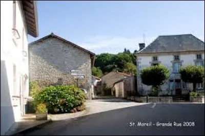 Commune de Nouvelle-Aquitaine, dans l'arrondissement d'Aubusson, Saint-Moreil se trouve dans le département ...