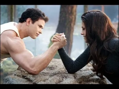 Dans le bras de fer entre Bella et Emmett qui a gagné ?