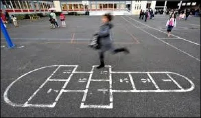 Les _____ de récréation sont plutôt grandes.