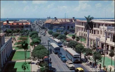 Cette ville est bordée par la mer des Caraïbes : quel est son nom ?