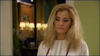 Pourquoi Sharon Benson ne veut-elle pas que Luna sache que c'est elle Sol Benson ?