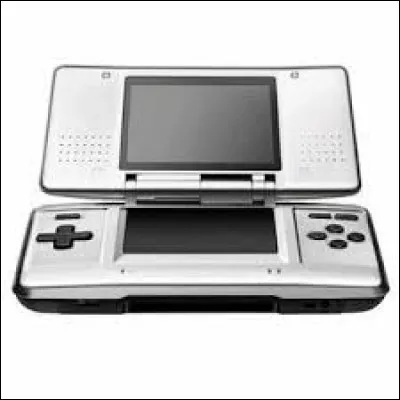 Quel est le nom de cette console de jeux vidéo ?