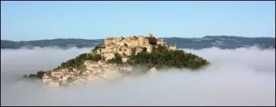 Cette bastide Tarnais construite en 1222 sur un promontoire, se nomme ...