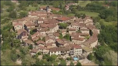Classé parmi les Plus Beaux Villages de France, Pérouges se situe dans le département ...