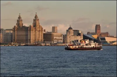 Ville du nord-ouest de 440 000 habitants, célèbre pour son port, son accent (le scouse) et surtout... les Beatles. Vous avez reconnu :