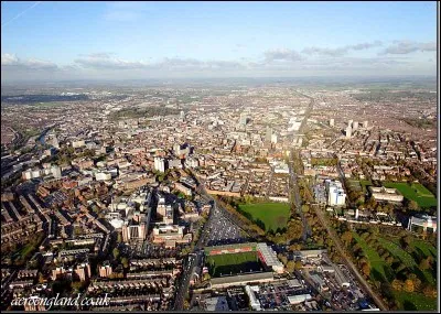 Ville des Midlands de 330000 habitants, de grande diversité ethnique. C'est une des plus vieilles cités britanniques (âge de fer). Textile, chaussures et agroalimentaire sont (ou ont été) des points forts de son économie. Il s'agit de :