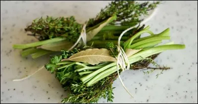 Trouvez l'intrus qui ne fait pas partie d'un bouquet garni :