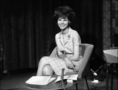 En 1964, qui est cette speakerine qui fait ses débuts sur le 2e chaîne de la R T F ?