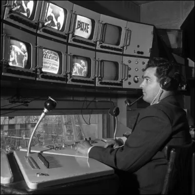 En juin 1949, par qui fut présenté le premier JT ?