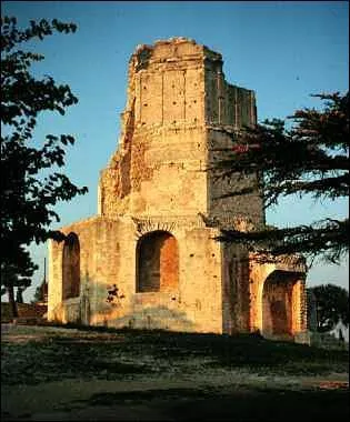 Quel est le nom de cette tour ?