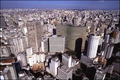 Comment appelle-t-on les habitants de Sao Paulo ?