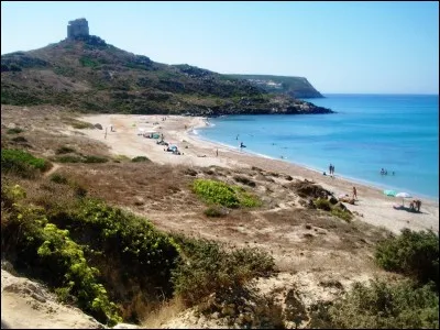 Direction l'Italie avec la plage d'Oristano. Dans quelle région se situe-t-elle ?