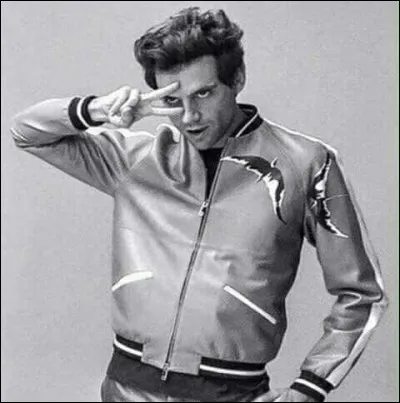 Dans une interview avec quel acteur dit-il vouloir échanger sa vie pour une journée ?