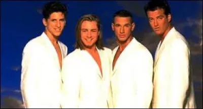 Quel est le nom de ce boys band français composé de quatre membres ?