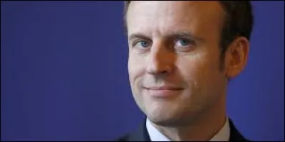 Cet homme est le Premier Ministre de la République française.