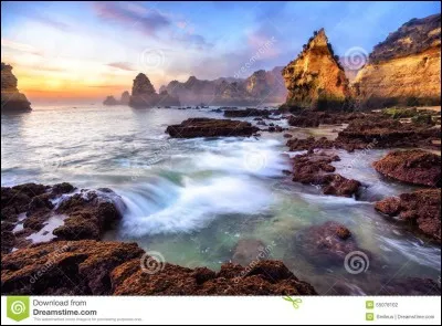M et Mme Dugenou font une randonnée en montagne, Mme Dugenou s'exclame : Ce paysage me laisse sans voix !