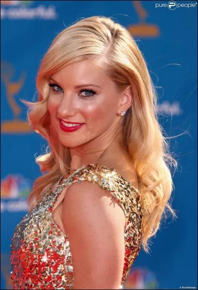 Sur qui a-t-elle vomi pendant la représentation de "Tik Tok" ?