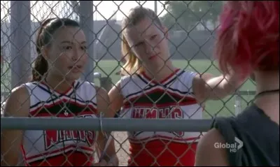 Qu'a-t-elle caché dans son casier ? (S1)