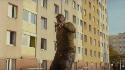 Keblack a chanté "Bazardée".