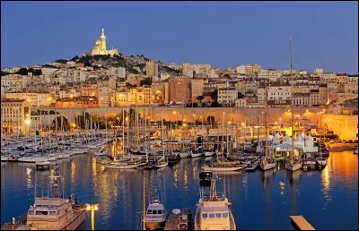 Marseille est la ville la plus peuplée de France.