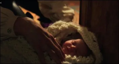 D'après la prophétie quel âge devrait avoir Emma quand elle viendrait sauver tost les personnages de contes ?