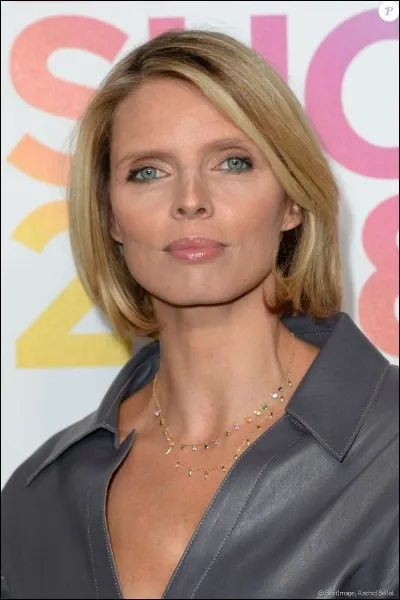 Qui est Miss France en 2002 ?