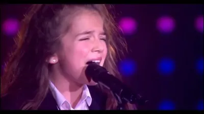 Quelle personne passe le plus de temps avec Erza en concert ?