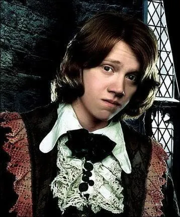 A qui a t'il demand en premier de l'accompagner au bal de Noel dans la coupe de feu ?