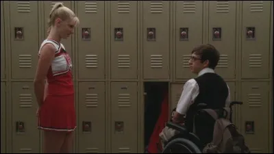 Que croit-elle sur Artie ?