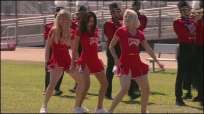 Pourquoi ne voulait-elle pas casser l'uf pendant le cours de cuisine ? (S2)