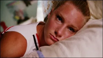 Qu'a-t-elle offert à Finn pour le remercier d'avoir pris en charge le Glee Club après l'absence de Will ? (S4)