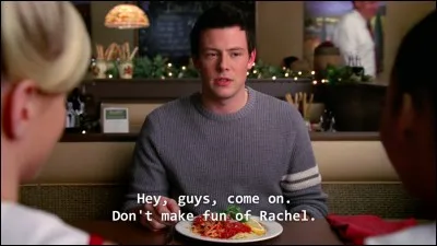 Qu'a-t-elle prétendu pour avoir un autre plat de pâtes ? (S1)