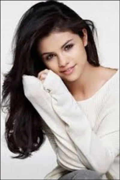 Dans quelle série joue-t-elle ?