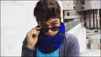 Dans la saison 1, Sam est amoureux de...