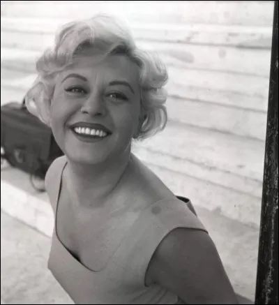 Elle fut l'&eacute;pouse de Fellini pour lequel elle tourna 7 films. Elle tourna dans &laquo;&nbsp;Les nuits de Cabiria&nbsp;&raquo;, &laquo;&nbsp;Ginger et Fred&nbsp;&raquo; ou &laquo;&nbsp;Juliette des esprits&nbsp;&raquo;. Son r&ocirc;le dans &laquo;&nbsp;La strada&nbsp;&raquo; la fait conna&icirc;tre mondialement.