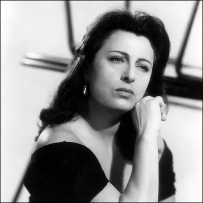 Elle d&eacute;buta sa carri&egrave;re en chantant dans des cabarets. La notori&eacute;t&eacute; arrive apr&egrave;s sa prestation dans &laquo;&nbsp;Rome, ville ouverte&nbsp;&raquo;. Son caract&egrave;re et les r&ocirc;les qu'elle endossa firent d'elle une immense actrice. Citons &eacute;galement, comme autres films, &laquo;&nbsp;La rose tatou&eacute;e&nbsp;&raquo;, &laquo;&nbsp;L'homme &agrave; la peau de serpent&nbsp;&raquo; ou &laquo;&nbsp;Mamma Roma&nbsp;&raquo;.