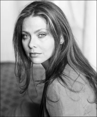 Elle s'est r&eacute;v&eacute;l&eacute;e au public fran&ccedil;ais en jouant aux c&ocirc;t&eacute;s d'Alain Delon dans &laquo;&nbsp;Mort d'un pourri&nbsp;&raquo;. Citons &eacute;galement ses prestations dans &laquo;&nbsp;La derni&egrave;re femme&nbsp;&raquo;, &laquo;&nbsp;Conte de la folie ordinaire&nbsp;&raquo;, &laquo;&nbsp;Les nouveaux monstres&nbsp;&raquo; et &laquo;&nbsp;Les bronz&eacute;s 3&nbsp; : amis pour la vie&nbsp;&raquo;.