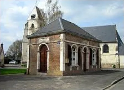 Quesnoy-sur-Airaines est un village des Hauts-de-France situé dans le département ...