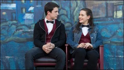 Quel est le lieu de travail de Hannah et Clay ?