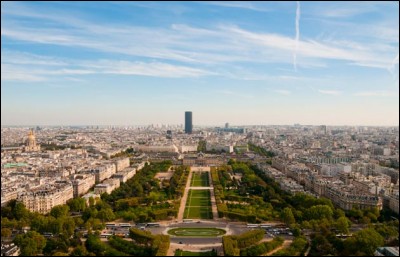 Paris est plus vaste que Marseille :