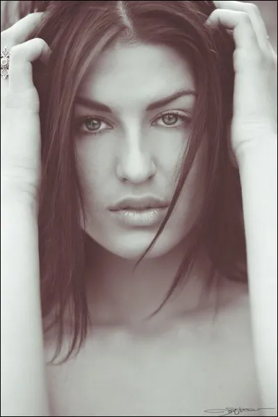 Comment se nomme cette candidate ?