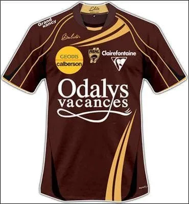 A qui appartient ce Maillot version 09/10 ?