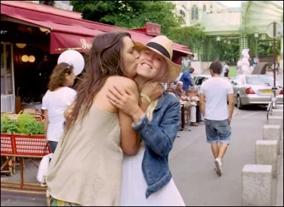 Quand ton amie a un problème et que tu es avec ton petit copain, que fais-tu ?