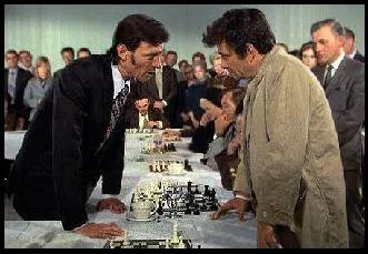 Dans l'pisode de Columbo Match Dangereux , lors d'une simultane, le champion du monde d'checs perd une partie. En combien de coups?