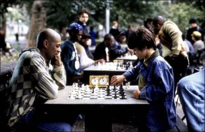 Qui est le personnage central dans le film « A la recherche de Bobby Fischer » ?